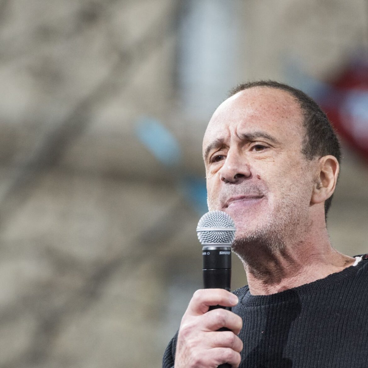 «Gérard Miller : un psychanalyste accusé de viols sur mineurs et majeures, une figure du féminisme dénoncée»