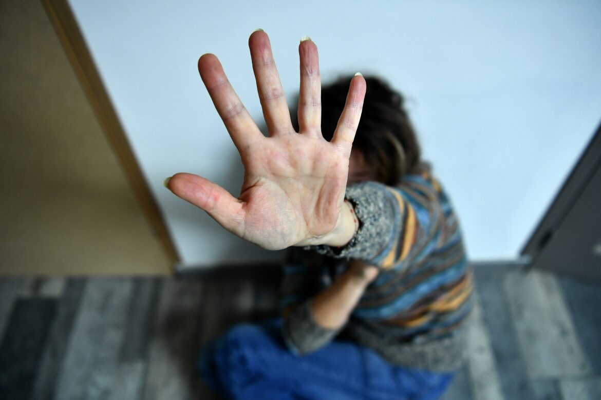 Toulouse (31): Une femme battue et étouffée pendant des années. Un Bangladais condamné à six mois de prison avec sursis