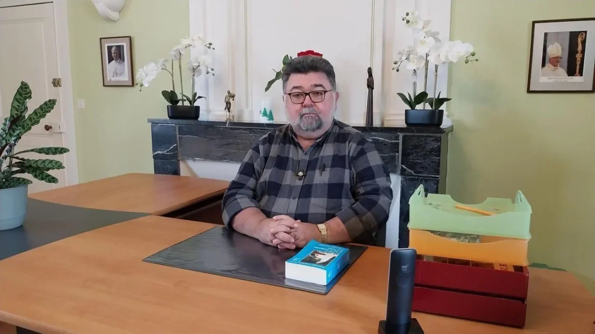 Il ne gagne pas assez d’argent, le curé d’une paroisse de Vendée se voit refuser sa naturalisation française