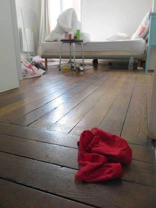 Les jeunes filles de 21 ans dans un appartement loué en Airbnb : une situation extrême de séquestration et de prostitution forcee