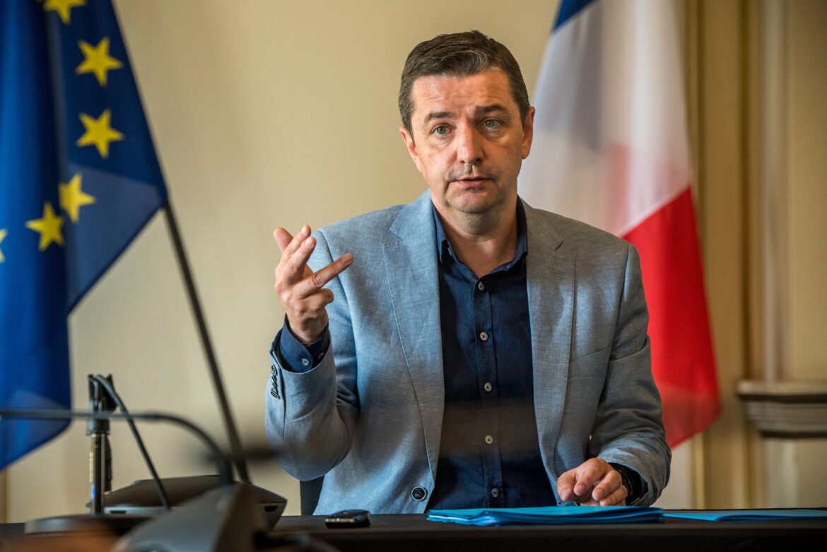 Le maire de Saint-Étienne condamné pour chantage : une affaire qui secoue la politique locale