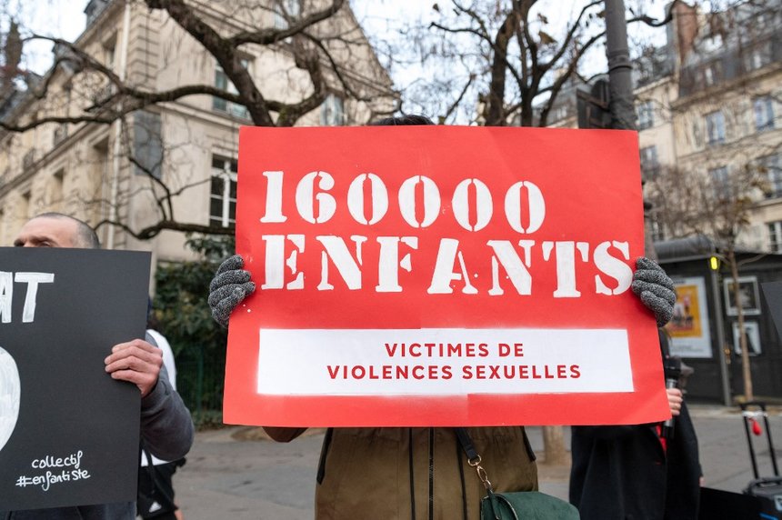 Une menace dans les bassins : un immigré condamné pour violences sur mineurs