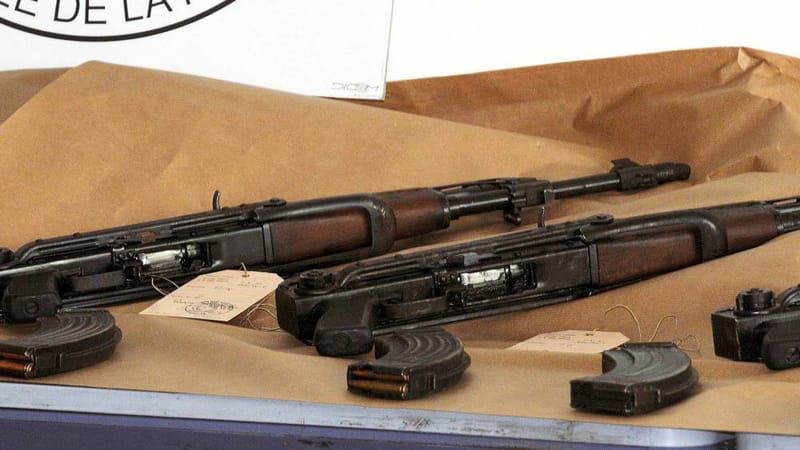 Une arme de guerre découverte dans une 208 à Marseille : l&rsquo;interpellation d&rsquo;une jeune femme