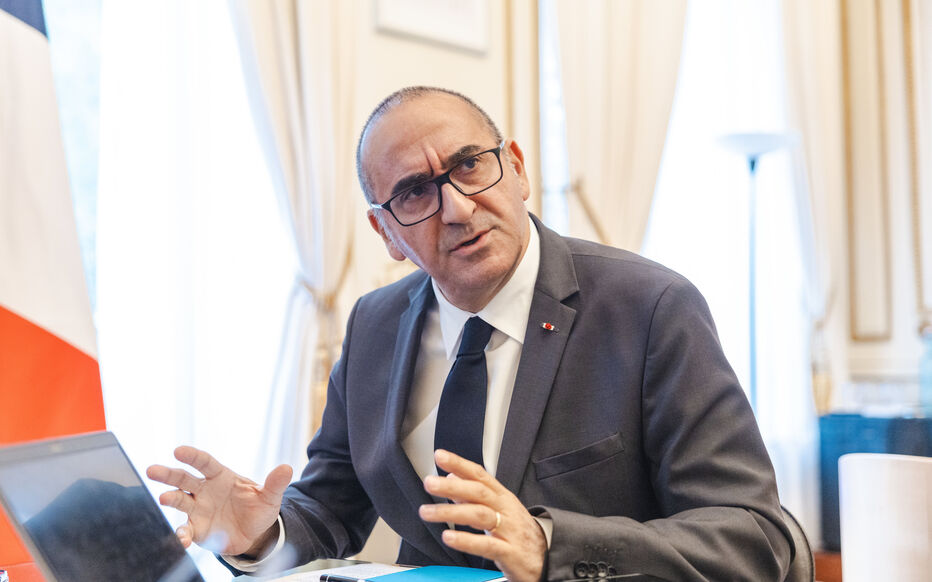 Le ministre de l&rsquo;Intérieur met en garde contre les extrémismes dans le discours sur la sécurité