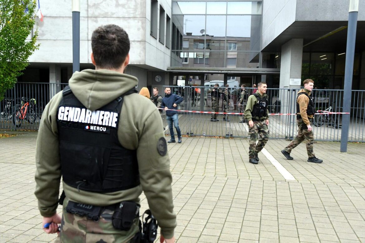 Une violente agression en plein centre-ville : quatre adolescents attaquent deux lycéens pour une cigarette électronique