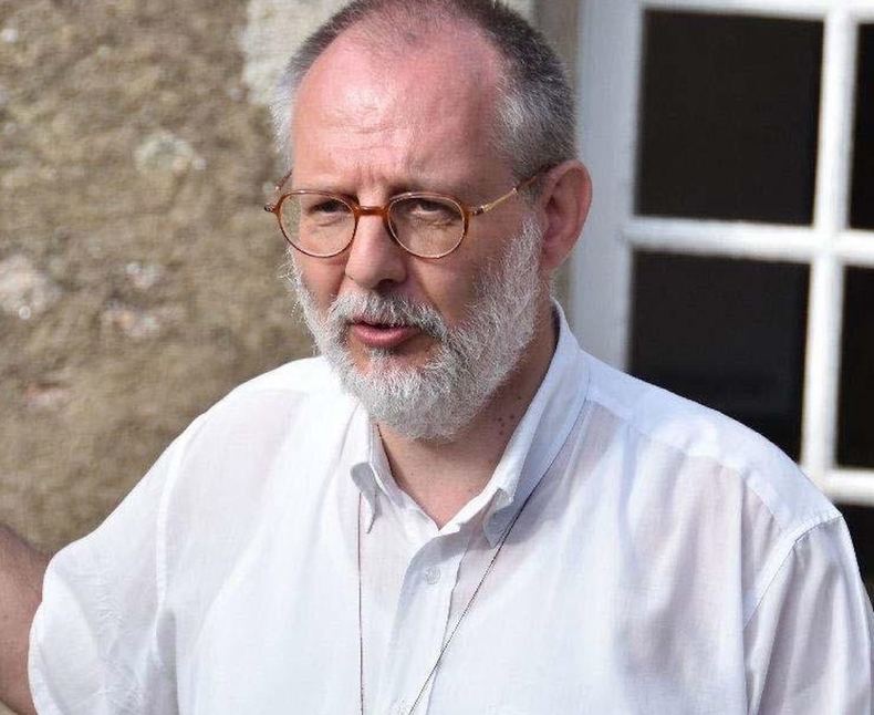 Procès d’un migrant rwandais pour le meurtre du prêtre Olivier Maire en 2021 : les circonstances troublantes d’une affaire qui secoue la France