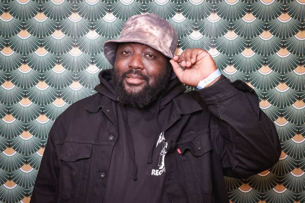 L’humoriste Djimo sous le feu des enquêtes judiciaires