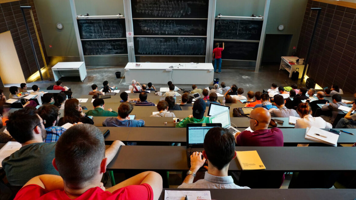 Des réformes controversées sur l&rsquo;accueil des étudiants étrangers en France
