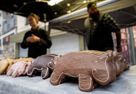 Une figure porcine dans les vitrines de Padoue : une polémique religieuse et commerciale